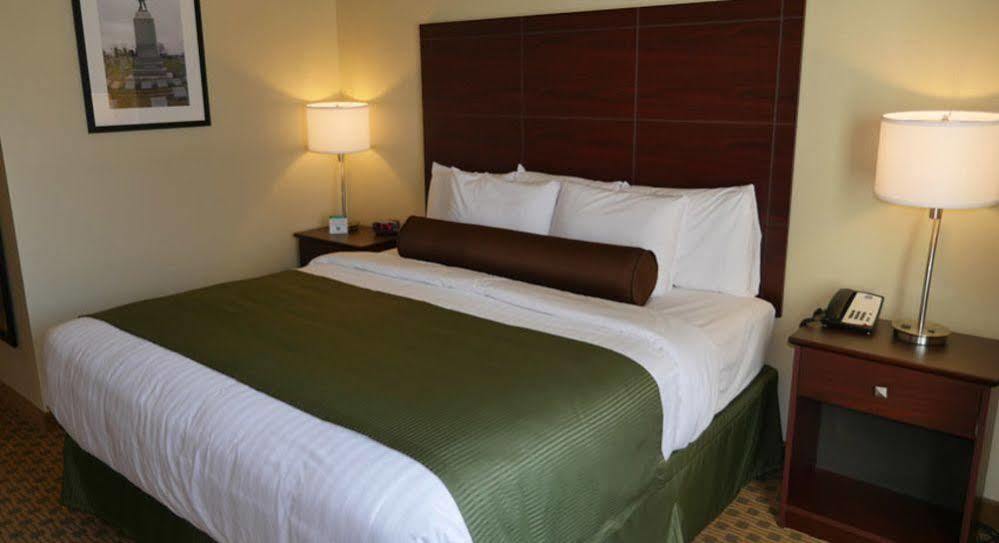 Cobblestone Inn & Suites-Winterset Dış mekan fotoğraf