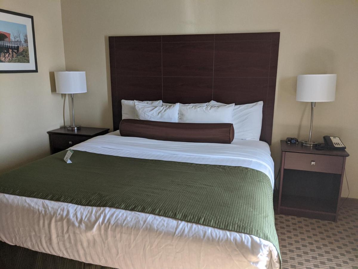 Cobblestone Inn & Suites-Winterset Dış mekan fotoğraf